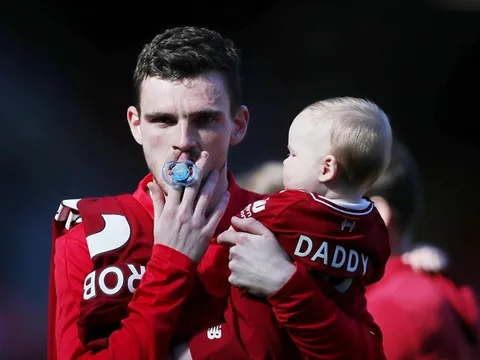 "Cứu rỗi" Liverpool, kiến tạo bằng Pogba: Cái giá nào cho Robertson?