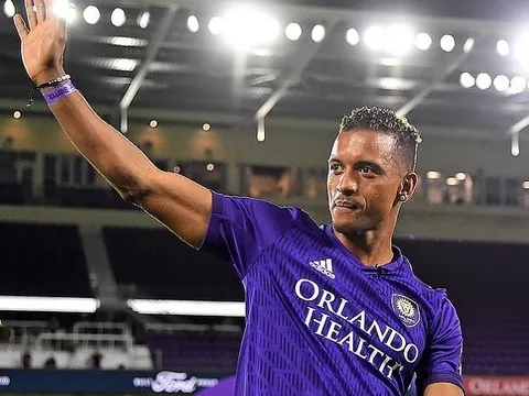 Cựu sao Quỷ đỏ được chào đón như ông hoàng trên đất Mỹ