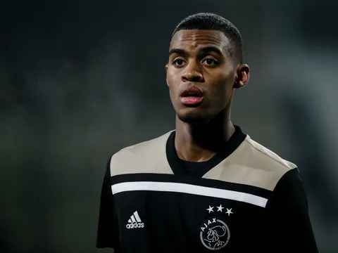 Mino Raiola muốn 'đền' cho Juventus 'Pogba mới'