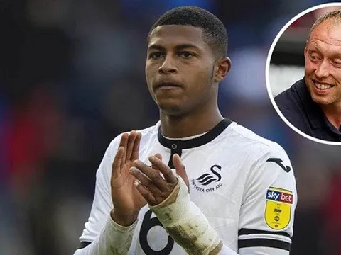 Tiếp tục nổ súng, sao trẻ Liverpool được HLV khen ngợi