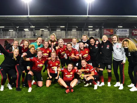 Thầy trò Solskjaer thua tan nát nhưng có 1 M.U khác đang mở hội tại Anh