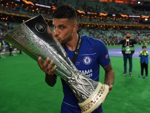 XONG! Tiễn biệt Arsenal, 'người hùng ít ai ngờ' Chelsea chốt tương lai