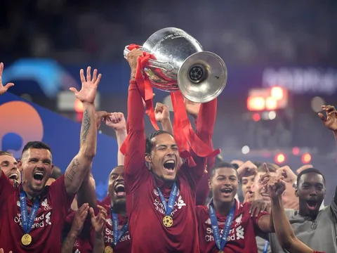 Từ Anh tới Châu Âu, Van Dijk chấp hết tất cả với thống kê kinh hoàng!