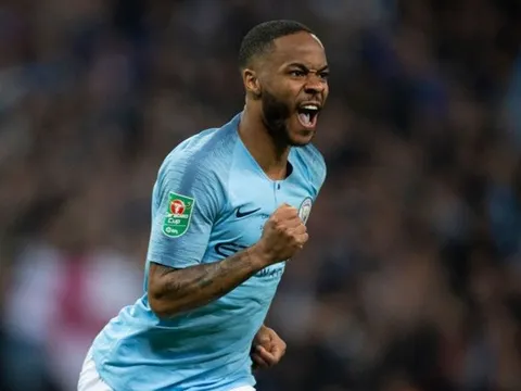 Đả bại Chelsea, trò cưng của Pep tranh thủ "đá xoáy" Kepa