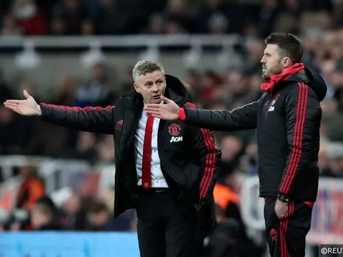 Đã rõ! Ed Woodward 'chùn chân', Solskjaer ăn 'quả đắng' thứ 3 ở chợ Hè