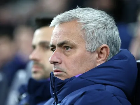Đại diện phá vỡ im lặng, nói rõ tương lai 'vật tế của Mourinho'