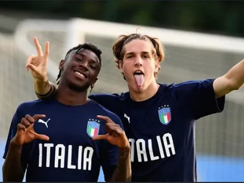 Đại thắng Tây Ban Nha, Moise Kean tranh thủ giúp Juventus làm 1 việc
