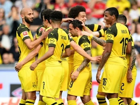 Đại thắng trước Freiburg, Dortmund phả hơi nóng vào gáy Bayern