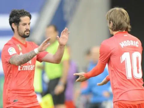 Đại thắng Valencia, "trò cưng" Zidane lập kỷ lục khó tin