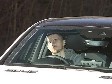 Dàn sao Chelsea như "đưa đám" trên đường đến sân tập sau thảm họa trước Man City