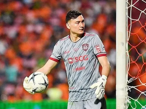 Đặng Văn Lâm "xỏ găng" thi đấu trong ngày mồng 1 Tết Nguyên đán