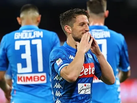 Đánh rơi chiến thắng, Napoli tự tay dâng Scudetto cho Juventus