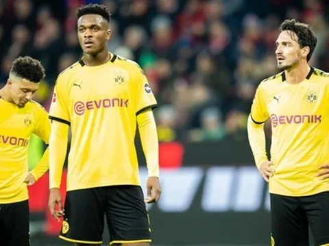 "Đầu voi đuôi chuột", hàng thủ Dortmund kém cỏi đến mức đáng báo động