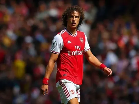 'Họ đã biến David Luiz thành Beckenbauer'