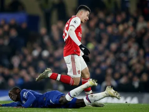 Đẩy kịch tính lên cao trào, Arsenal rượt đuổi tỷ số ngoạn mục cùng Chelsea