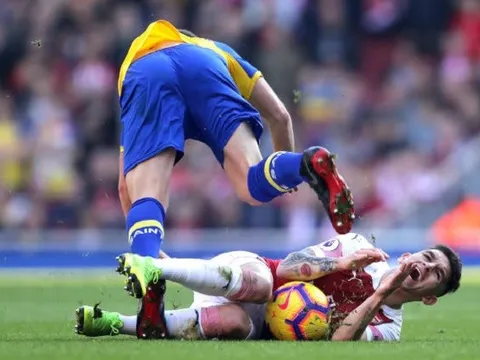 Đây là tuyệt chiêu mà Emery sử dụng để giúp Pháo thủ lại làm "Chú Tư"