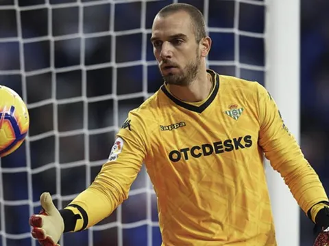 Sợ Olsen tiếp tục "đẻ trứng", Roma quyết chiêu mộ bằng được siêu dự bị tuyển Tây Ban Nha