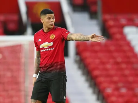 Vừa chia tay Man Utd, 'kẻ thất sủng' lạnh lùng phá vỡ im lặng
