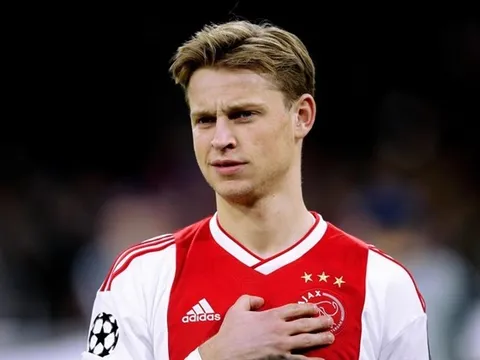 De Jong đang bước theo con đường của Johan Cruyff