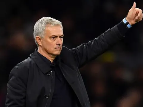 Đếm ngày đón mục tiêu M.U từ bỏ, Mourinho đã có câu trả lời
