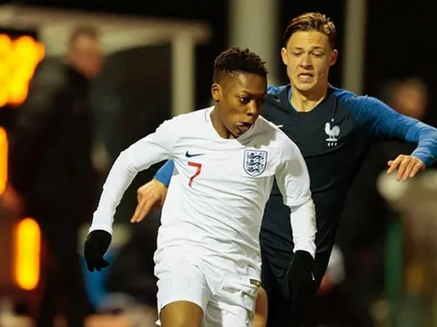 Dembele 2k3 chính thức thi đấu chuyên nghiệp, nước Anh lại dậy sóng?