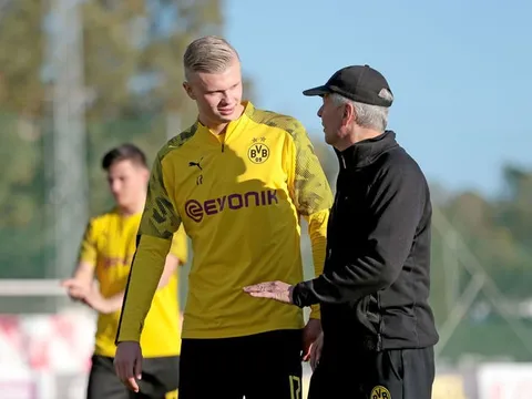 Đến Dortmund chưa lâu, 'bom tấn hụt' của M.U đã được HLV trưởng khen nức nở