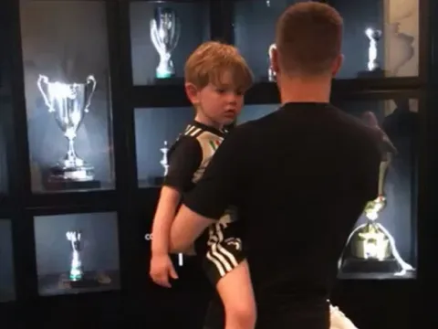 Đến Juve, Ramsey 'mỏi mắt' đếm danh hiệu