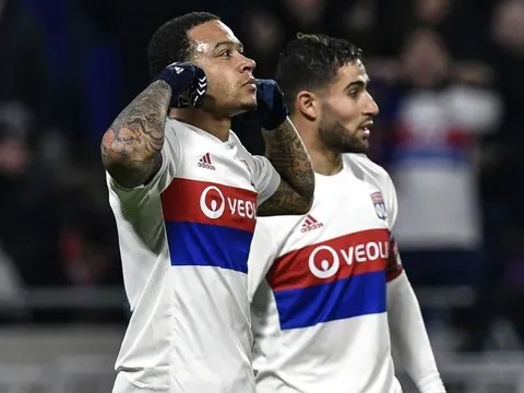 Mục tiêu của Man Utd và Liverpool ẩu đả trên sân tập, mở đường ra đi