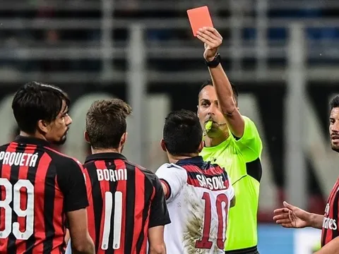 Điều gì đang xảy ra với hàng tiền vệ của AC Milan?