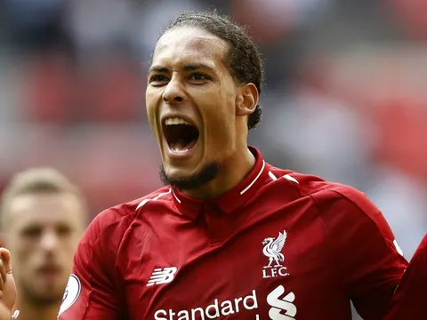 NÓNG: Virgil van Dijk là Cầu thủ xuất sắc nhất Premier League mùa này