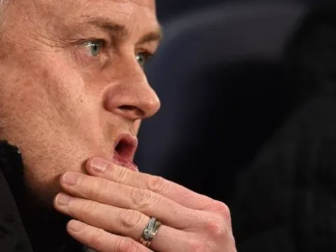Dính thẻ đỏ, Solskjaer tuyên bố khó ngờ về Matic