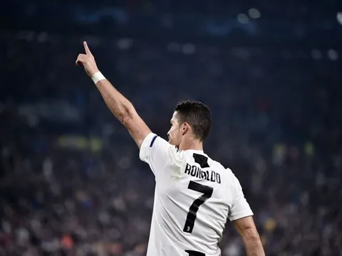 'Đó là 1 Ronaldo không thể ngăn cản'