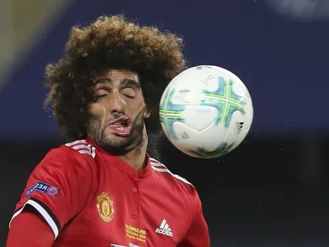 'Đồ tể' tóc xù, Manchester is Blue và 13 cái nhất tại Premier League 10 năm qua