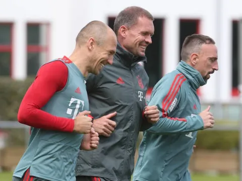 Đôi cánh 'huyền thoại' rạng rỡ trong những thời khắc cuối cùng bên cạnh nhau