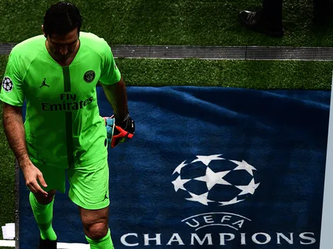 Đội hình huyền thoại chưa từng vô địch Champions League: Ronaldo và 3 QBV