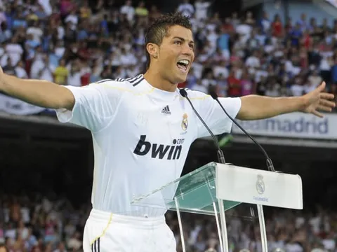 Đội hình Real Madrid khi Ronaldo ra mắt như thế nào?