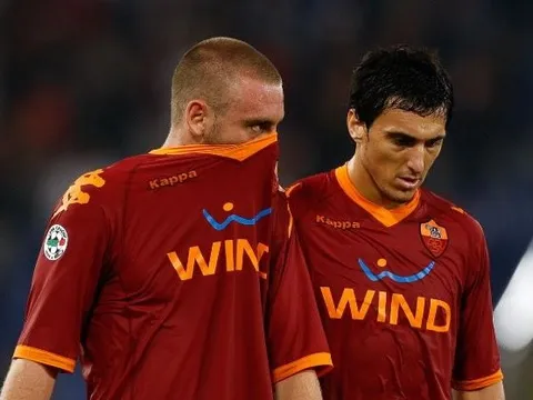 Đồng đội cũ rủ rê Daniele De Rossi qua Argentina thi đấu