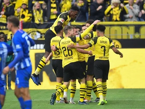 Dortmund có cú lội ngược dòng trong trận cầu đầy bàn thắng tại Berlin