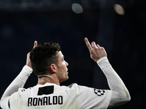 Đốt cháy Thành Turin, Ronaldo một tay đưa Juve vào tứ kết