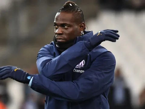 ĐT Italia loại Balotelli, thay thế bằng "siêu sao" tuổi 36