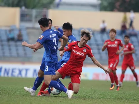 Dư âm vòng 6 V-League: HAGL thua trận thứ 4, pháo sáng nhuộm đỏ Hàng Đẫy