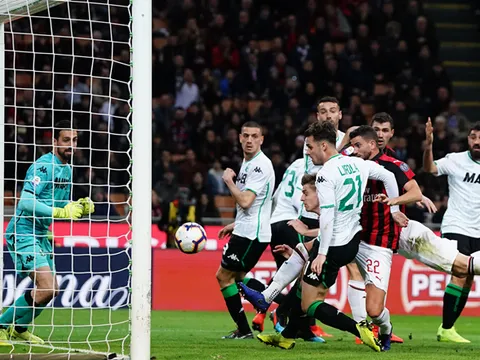 Được đối thủ “tặng quà”, AC Milan ung dung tiến vào tốp 3