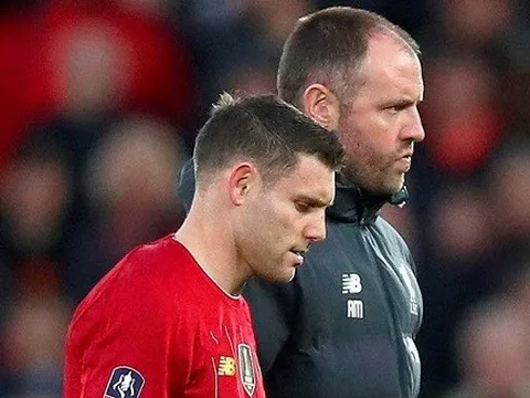 Ngày sao trẻ thăng hoa, Klopp lại "gặp hoạ" với lão tướng