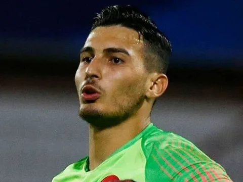 "Đội bóng bất bại ở Premier League muốn thủ môn của tôi"