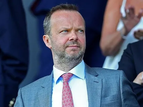 Ed Woodward đến Carrington, bàn về cuộc thanh trừng