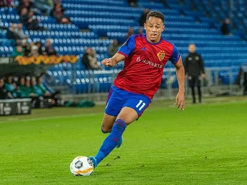 Chợ đông mở cửa, Man Xanh nhắm 2 sao trẻ: "Salah 2.0" và "thần đồng" Hà Lan