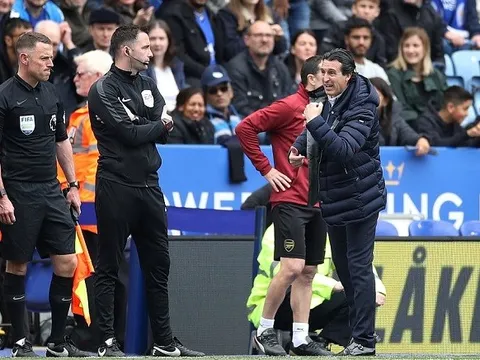 Emery nổi cơn thịnh nộ sau khi học trò đá văng Arsenal khỏi top 4