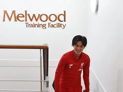 Vừa đến Liverpool, tân binh gặp ngay thương binh, Mane và Salah làm 2 điều