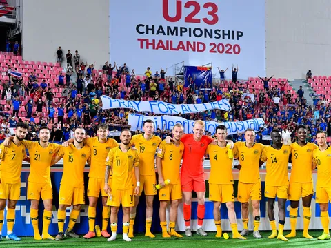 CĐV Thái Lan để lại ấn tượng đẹp trong ngày đội nhà thua ngược Australia