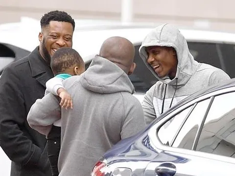 Tới Man Utd, Ighalo chốt hạ số áo 'huyền thoại' gây choáng